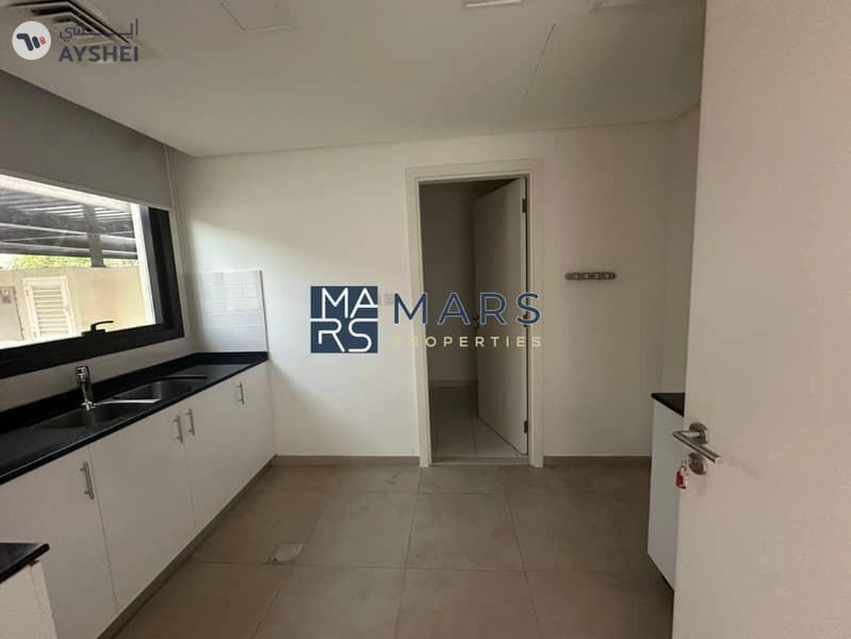 2 bhk . . . . . Luxury Living | Close to City Centre | Resale