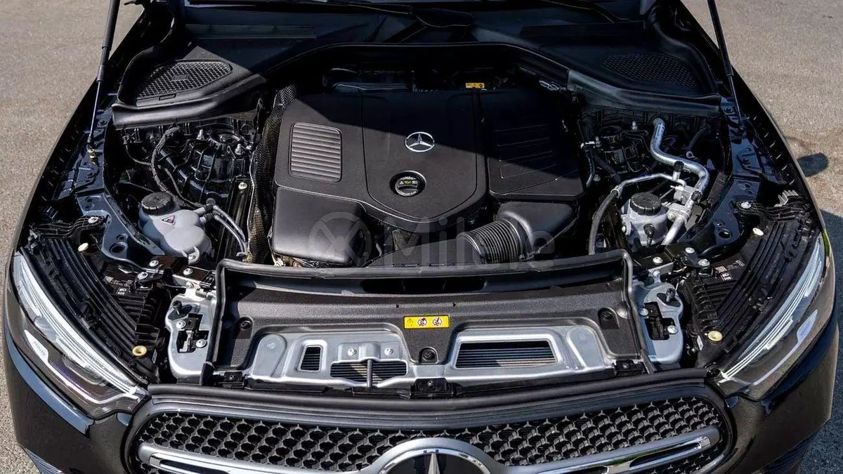 Mercedes Benz GLC200 STANDARD-1-0