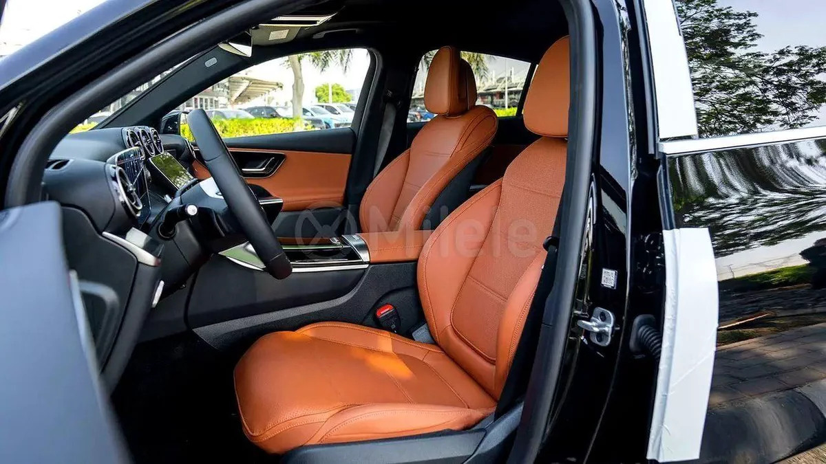 Mercedes Benz GLC200 STANDARD-8-0