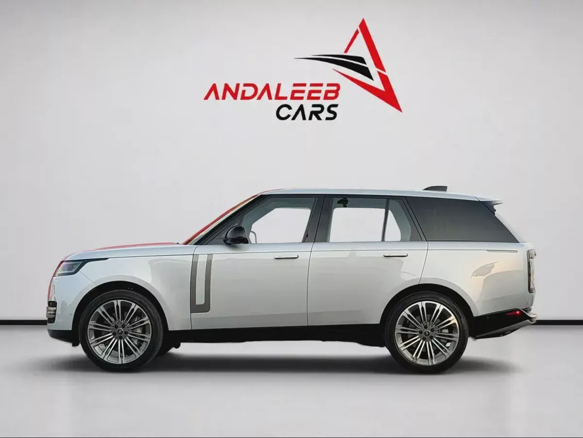 AED 8,400 P.M | 0% DOWN PAYMENT | RANGE ROVER VOGUE SE P530 | 4.4L TWIN-TURBO V8 – 523 HP | 2025-10-10