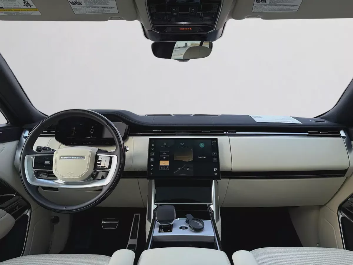 AED 8,400 P.M | 0% DOWN PAYMENT | RANGE ROVER VOGUE SE P530 | 4.4L TWIN-TURBO V8 – 523 HP | 2025-13-13