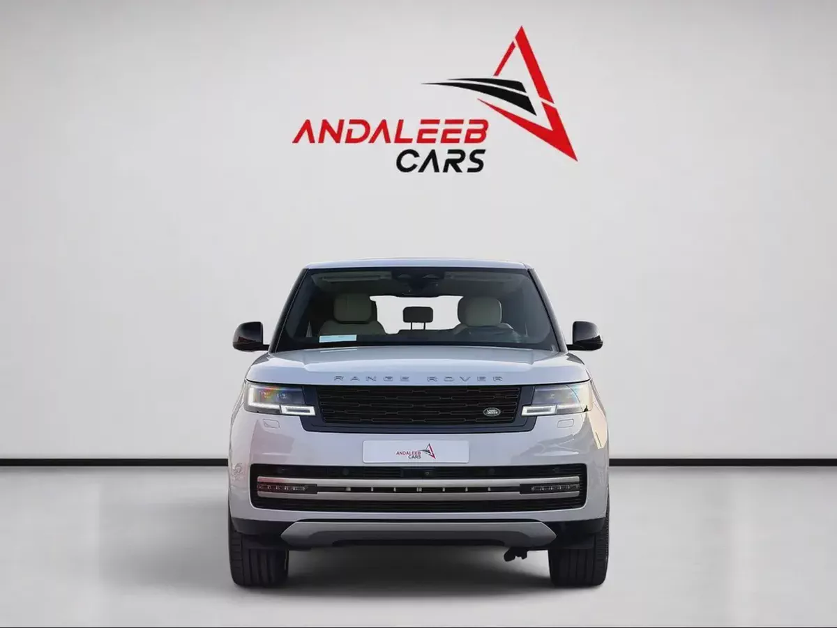 AED 8,400 P.M | 0% DOWN PAYMENT | RANGE ROVER VOGUE SE P530 | 4.4L TWIN-TURBO V8 – 523 HP | 2025-2-2