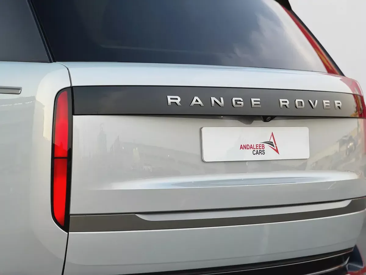 AED 8,400 P.M | 0% DOWN PAYMENT | RANGE ROVER VOGUE SE P530 | 4.4L TWIN-TURBO V8 – 523 HP | 2025-6-6