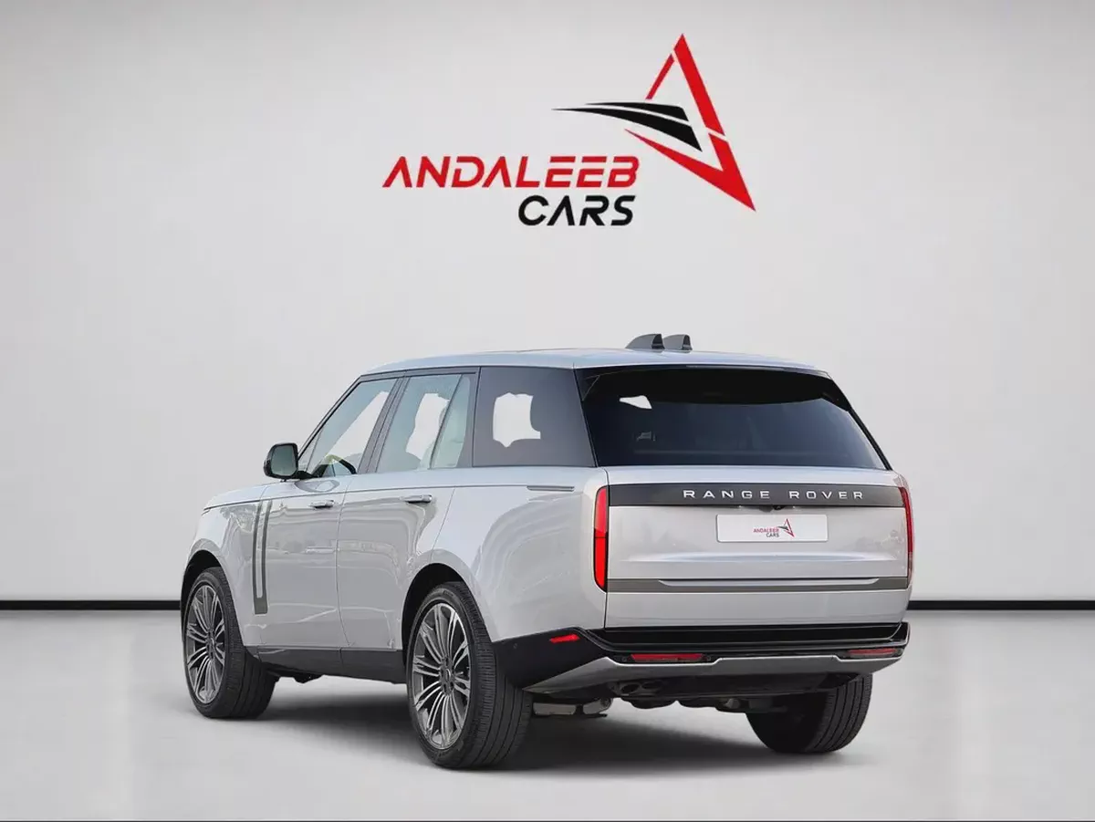 AED 8,400 P.M | 0% DOWN PAYMENT | RANGE ROVER VOGUE SE P530 | 4.4L TWIN-TURBO V8 – 523 HP | 2025-7-7