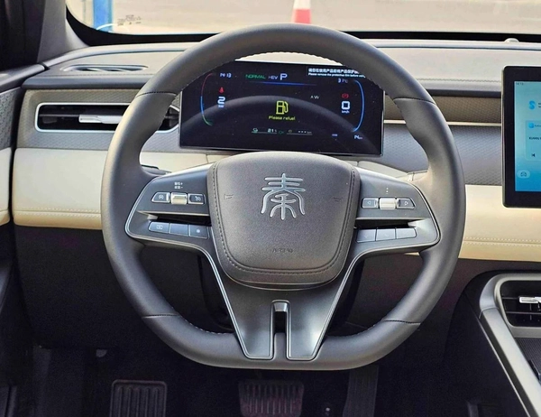 BYD QIN PLUS DMI 55 KM PLUG IN HYBRID / ELECTRIC / DVD+CAMERA (CODE # QINPDMI)