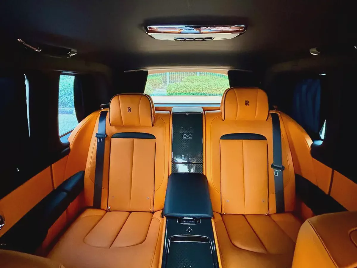 2025 ROLLS ROYCE CULLINAN | BLACK BADGE |  | FULL OPTION-14-14