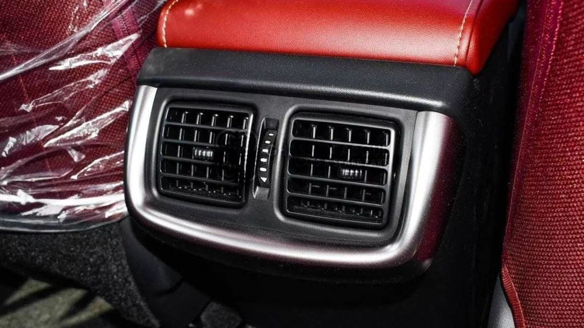 Toyota Hilux SGLX TOYOTA HILUX DC 2.7L 4X4 PETROL W/REAR CAMERA A/T MY24 2.7L Petrol 2024-11-0