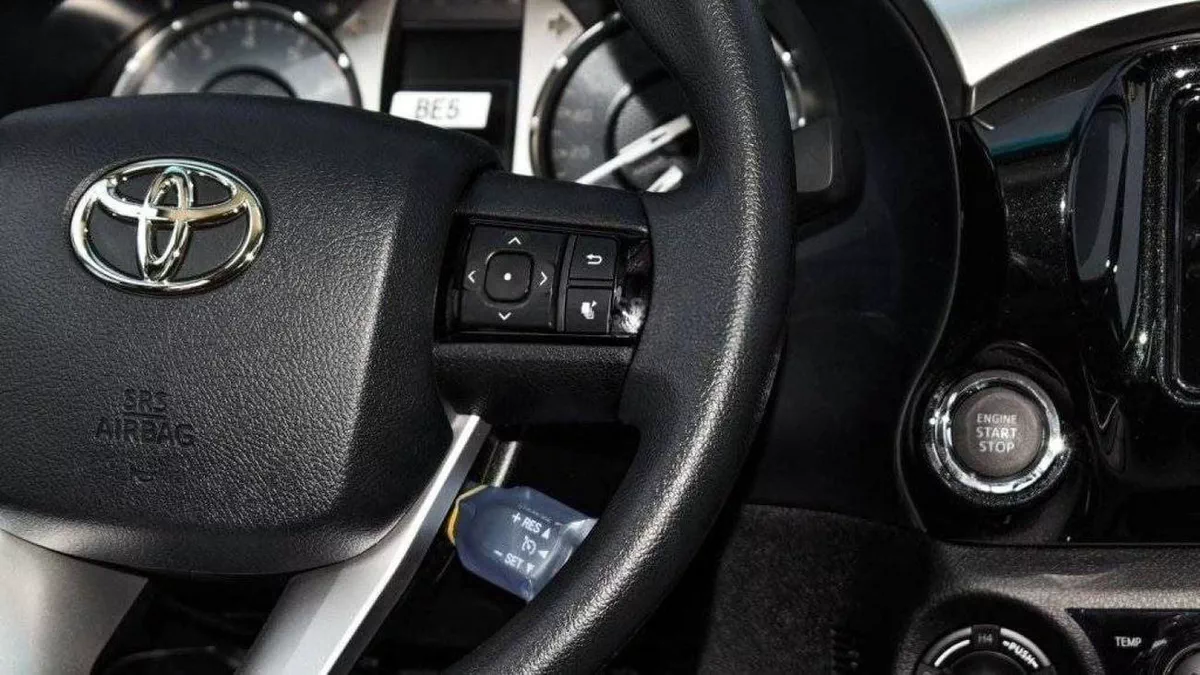 Toyota Hilux SGLX TOYOTA HILUX DC 2.7L 4X4 PETROL W/REAR CAMERA A/T MY24 2.7L Petrol 2024-12-0