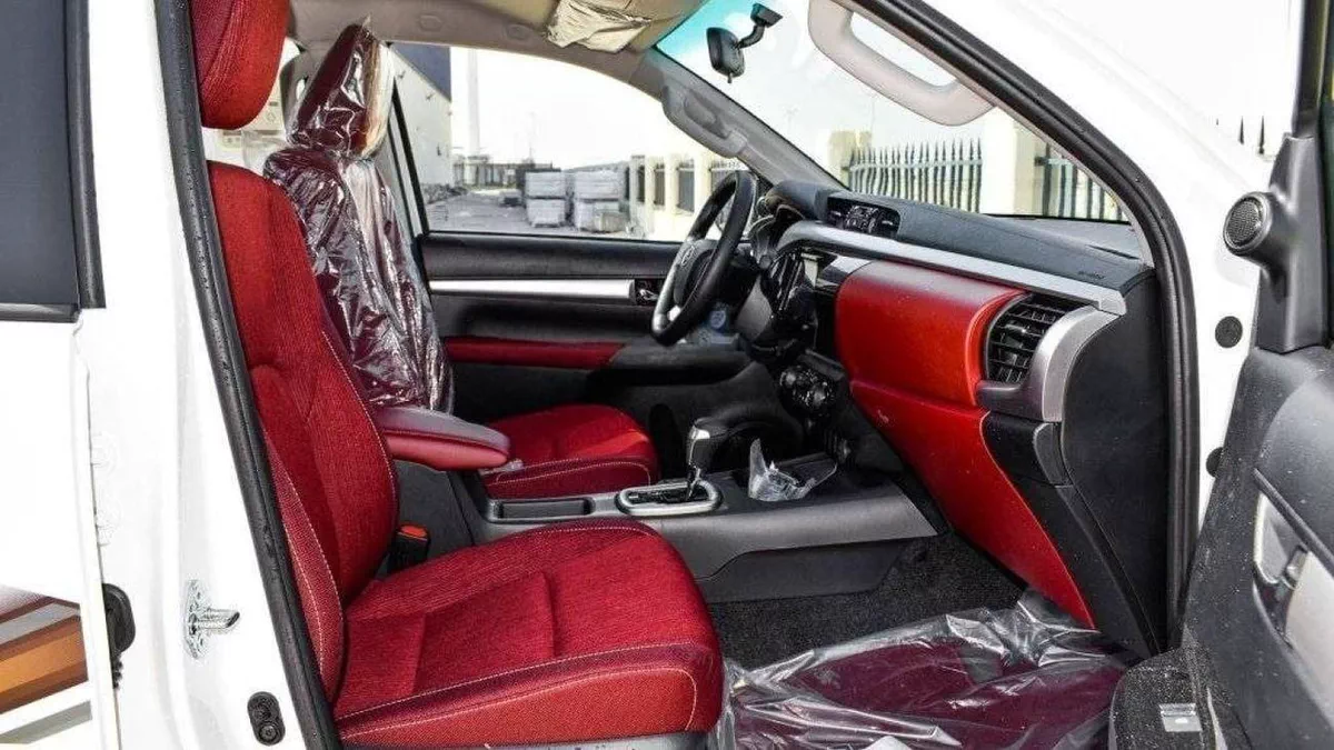 Toyota Hilux SGLX TOYOTA HILUX DC 2.7L 4X4 PETROL W/REAR CAMERA A/T MY24 2.7L Petrol 2024-15-0