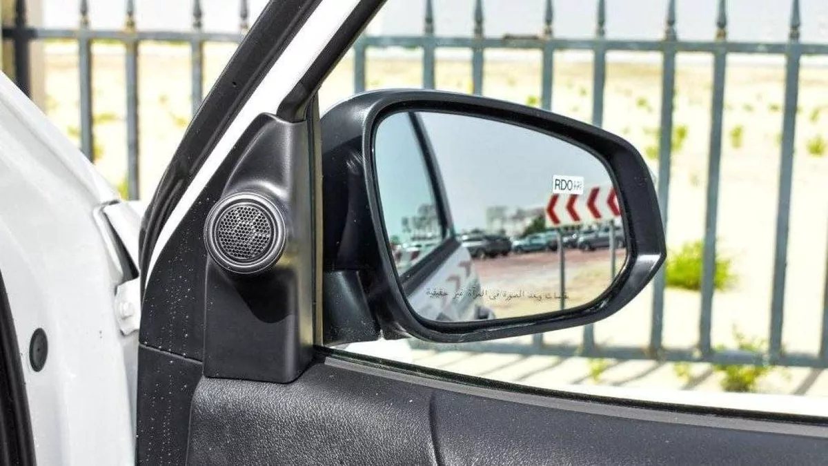 Toyota Hilux SGLX TOYOTA HILUX DC 2.7L 4X4 PETROL W/REAR CAMERA A/T MY24 2.7L Petrol 2024-16-0