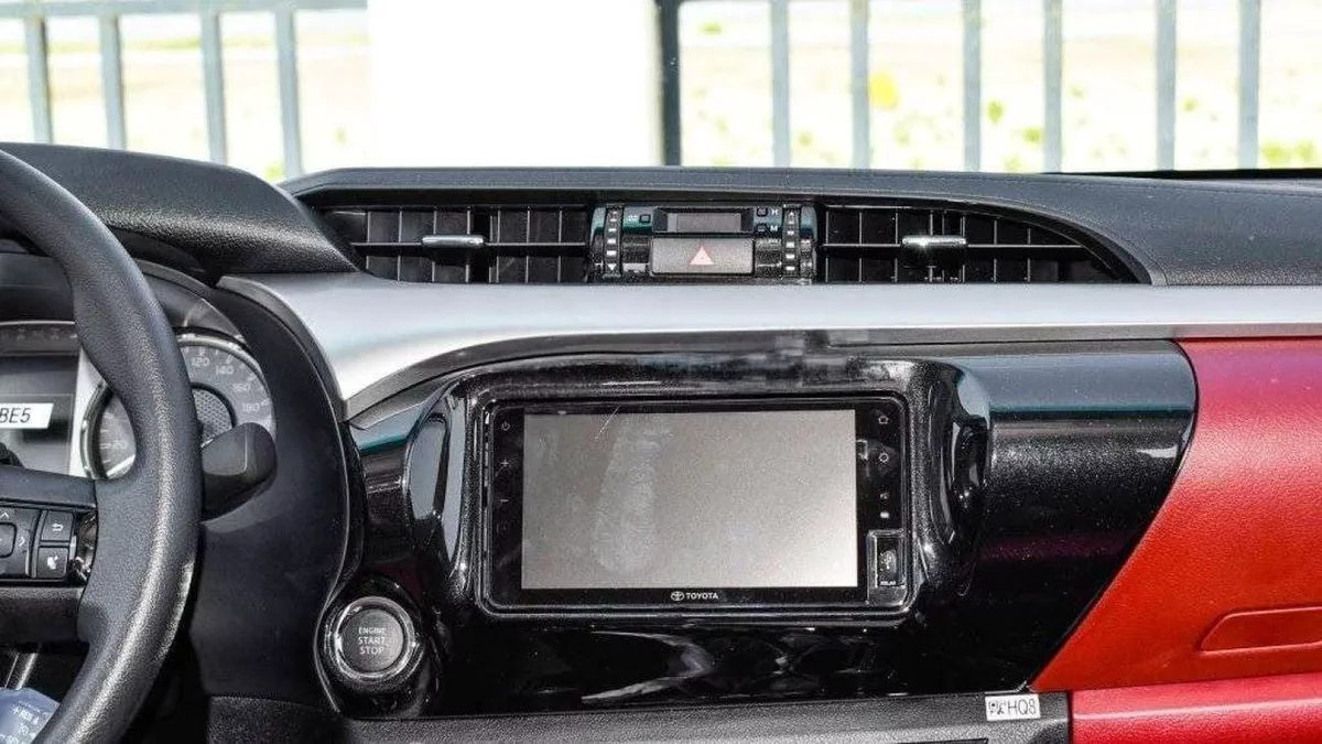Toyota Hilux SGLX TOYOTA HILUX DC 2.7L 4X4 PETROL W/REAR CAMERA A/T MY24 2.7L Petrol 2024-22-0