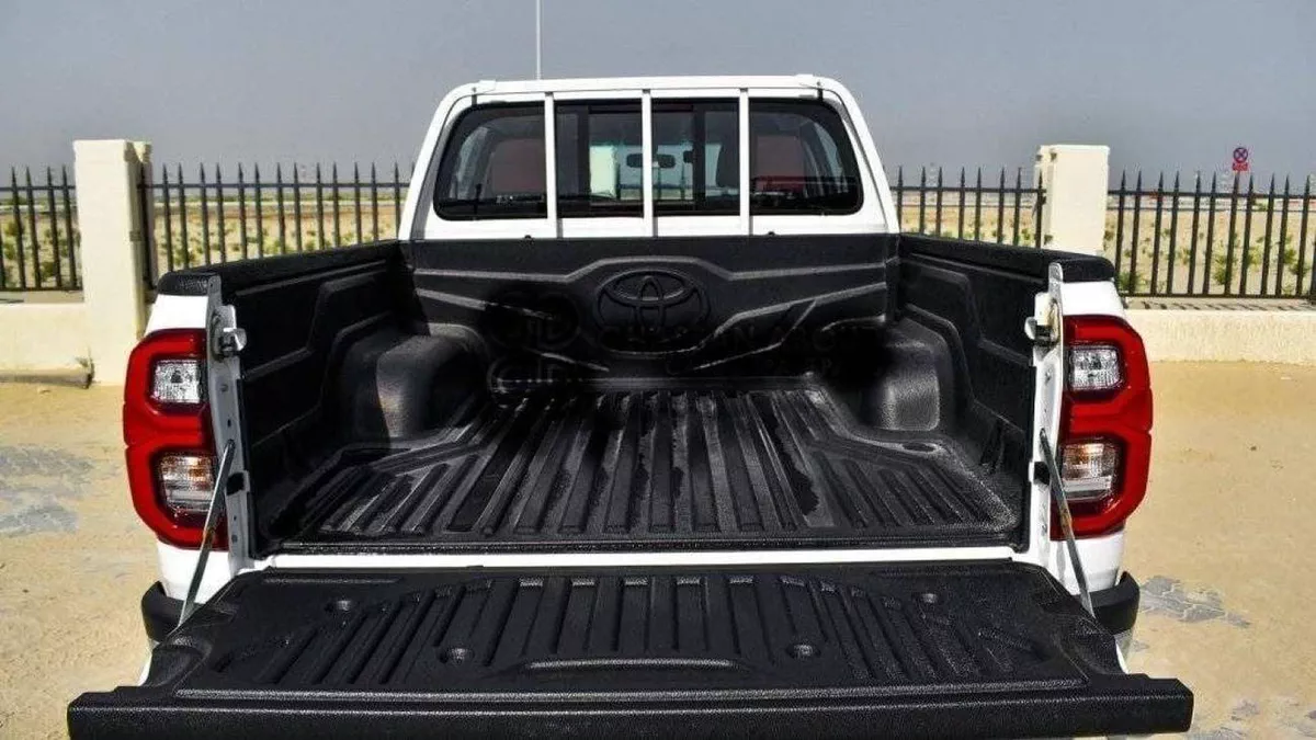 Toyota Hilux SGLX TOYOTA HILUX DC 2.7L 4X4 PETROL W/REAR CAMERA A/T MY24 2.7L Petrol 2024-6-0