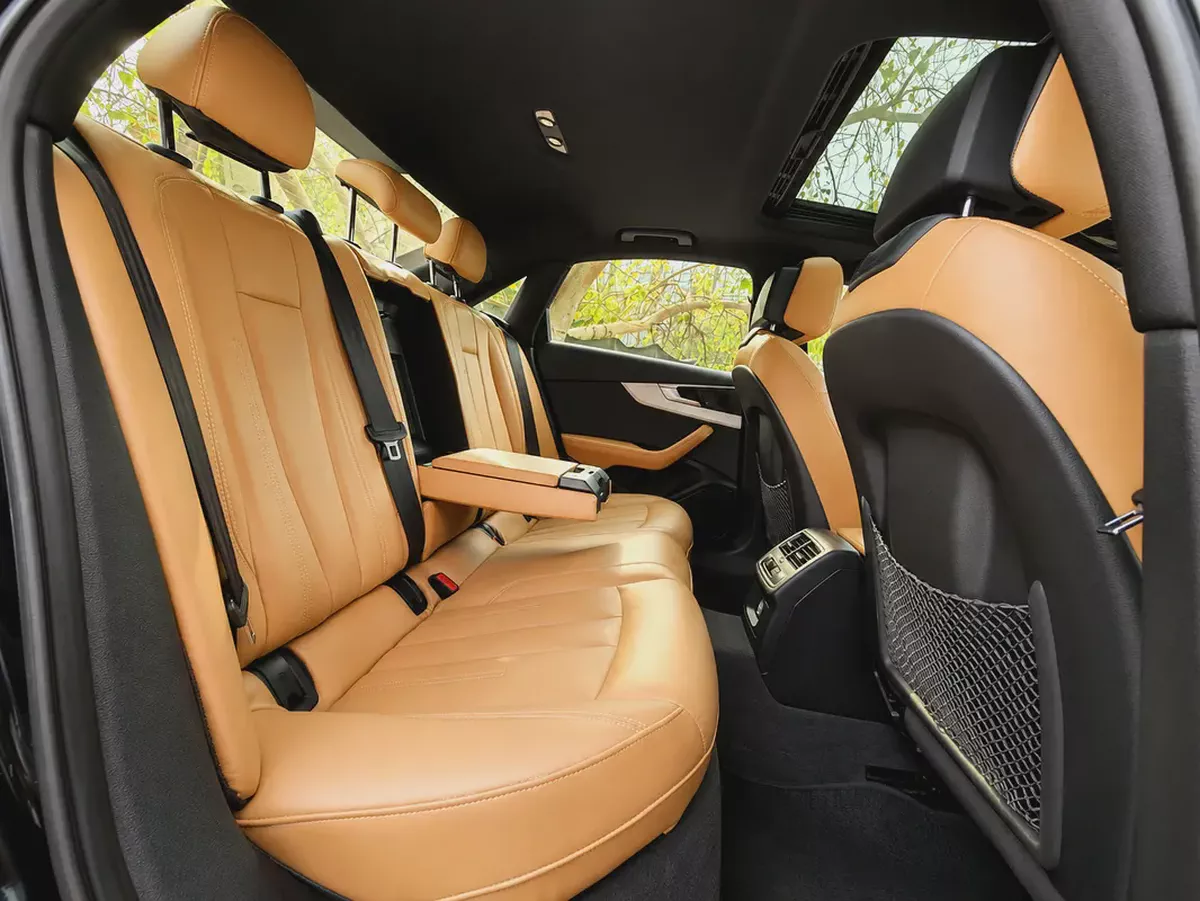 505 AED PM | CLEAN TITLE | AUDI A4 2019 | ONLY 32,999 AED-4-4