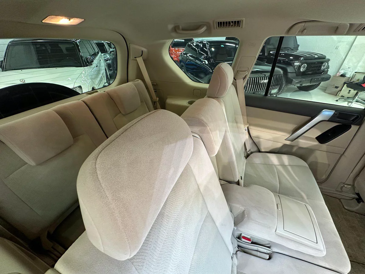 2022 Toyota Prado GXR 4.0L V6 // EMI Starts from 3,030 AED-4-4