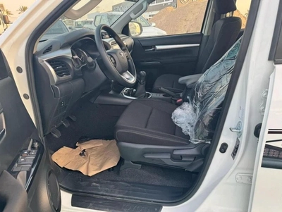 Toyota Hilux 2.4L 4X4 MANUAL DIGITAL AC 2025 MODEL GCC-3