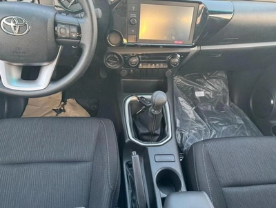 Toyota Hilux 2.4L 4X4 MANUAL DIGITAL AC 2025 MODEL GCC-5