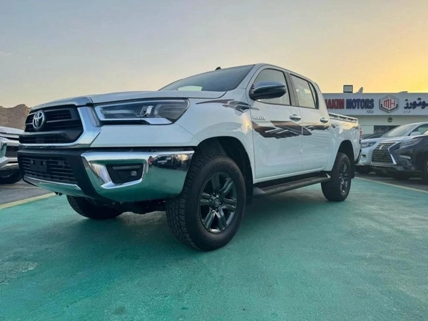Toyota Hilux 2.4L 4X4 MANUAL DIGITAL AC 2025 MODEL GCC