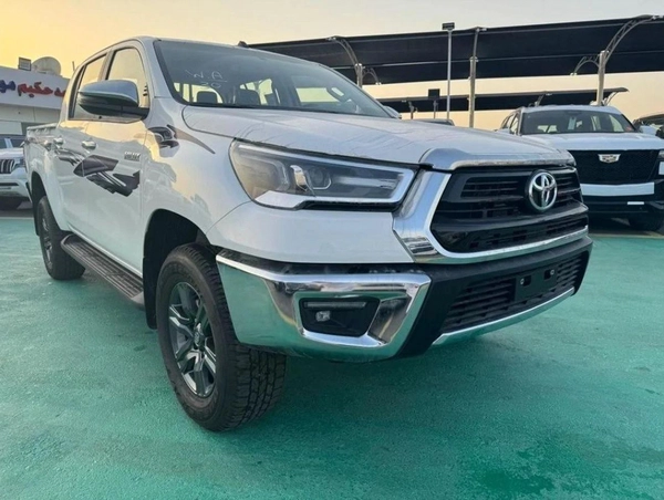 Toyota Hilux 2.4L 4X4 MANUAL DIGITAL AC 2025 MODEL GCC