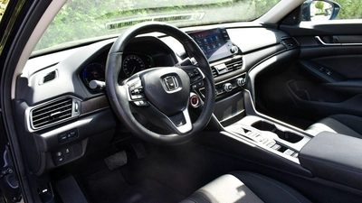 Honda Accord Hybrid-3
