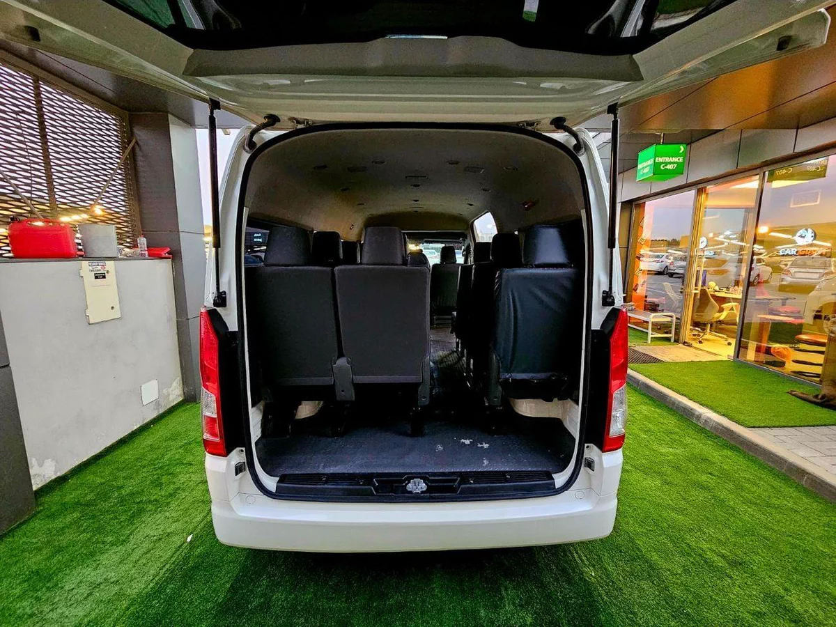 Toyota Hiace GL HIACE PASSENGER / PETROL MANUAL / 3.5 V6 / HIGH ROOF-4-0