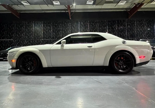 GCC Specs 2018 Dodge Challenger Hellcat Widebody - Pristine Condition