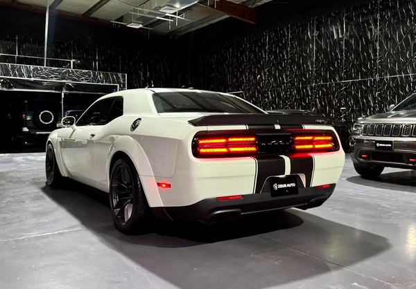 GCC Specs 2018 Dodge Challenger Hellcat Widebody - Pristine Condition