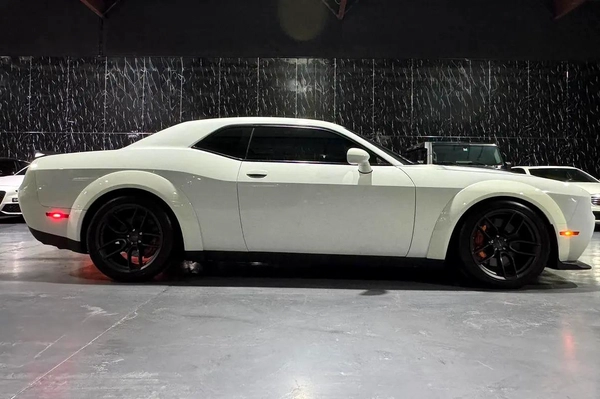 GCC Specs 2018 Dodge Challenger Hellcat Widebody - Pristine Condition
