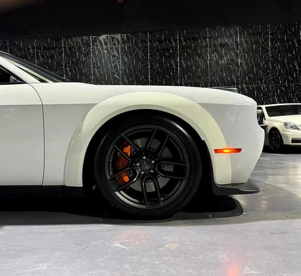 GCC Specs 2018 Dodge Challenger Hellcat Widebody - Pristine Condition