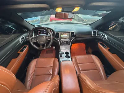 جيب قراند شيروكي SRT 6.4 مواصفات خليجة بحالة جيدة-10
