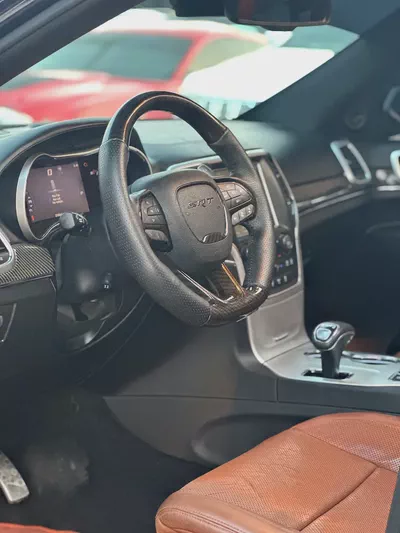 جيب قراند شيروكي SRT 6.4 مواصفات خليجة بحالة جيدة-11
