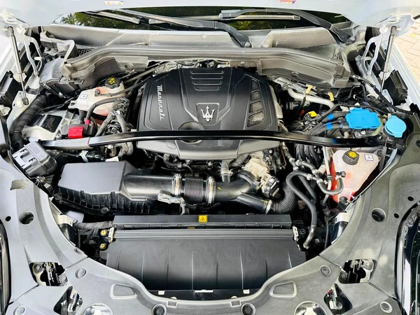 MASERATI GRECALE GT - 2023 - 2.0L ONLY 28000KM - SUPER CLEAN TITLE FRESH JAPAN IMPORT