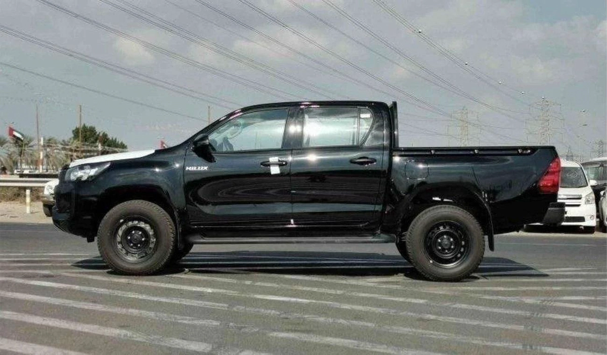 Toyota Hilux TOYOTA HILUX 2.4L diesel mid p.w 2025-8-8