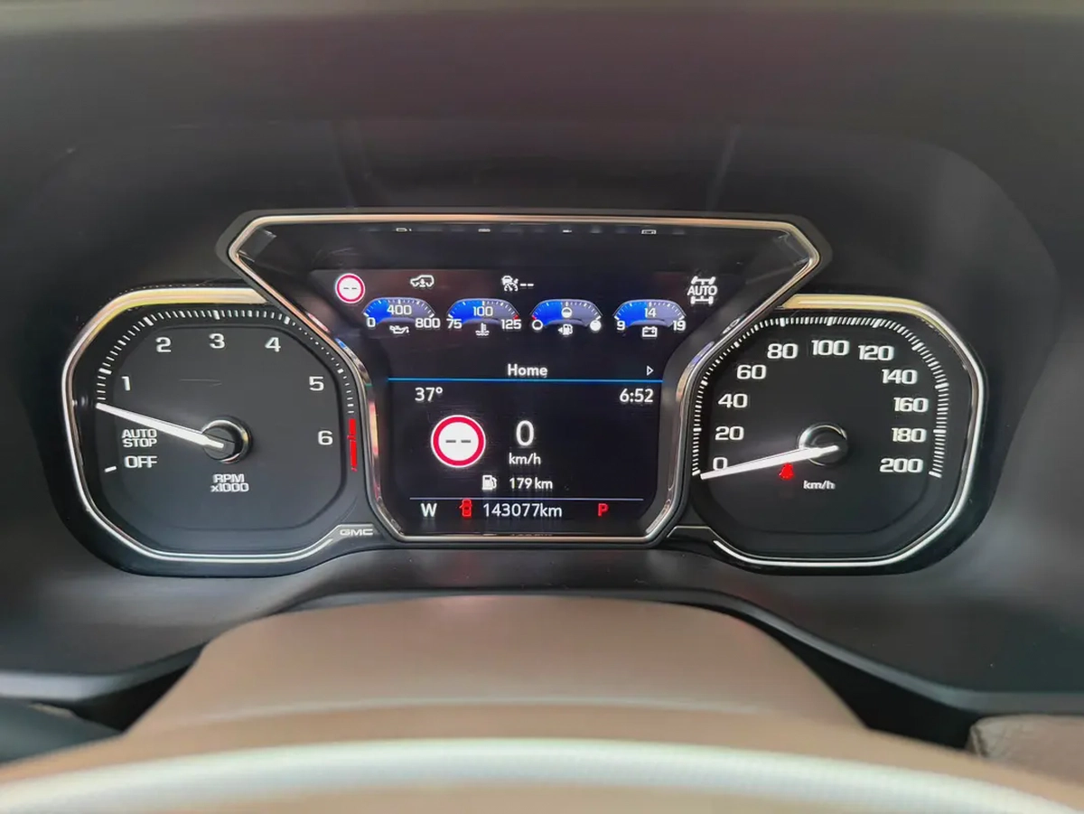 (2021) GMC YOUKN //DENALI// GCC FULL OPTION -EXCELLENT CONDITION--11-11