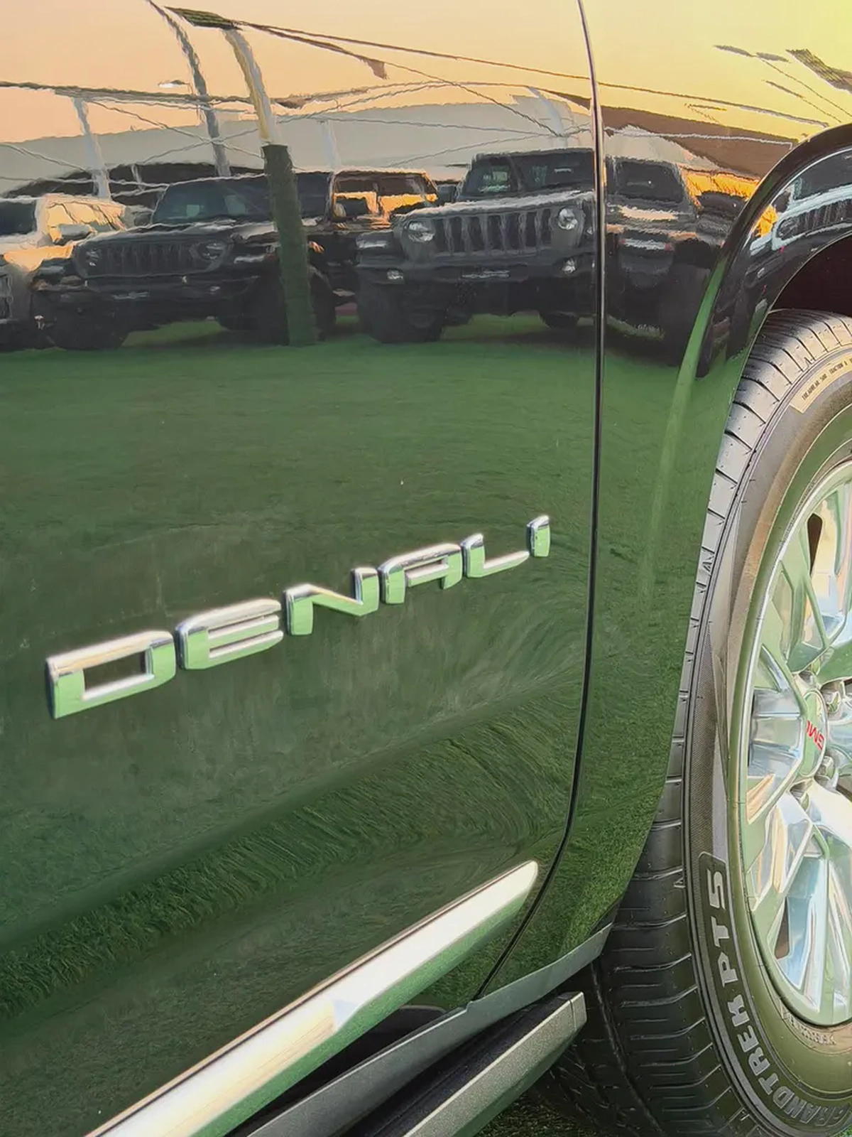 (2021) GMC YOUKN //DENALI// GCC FULL OPTION -EXCELLENT CONDITION--18-18