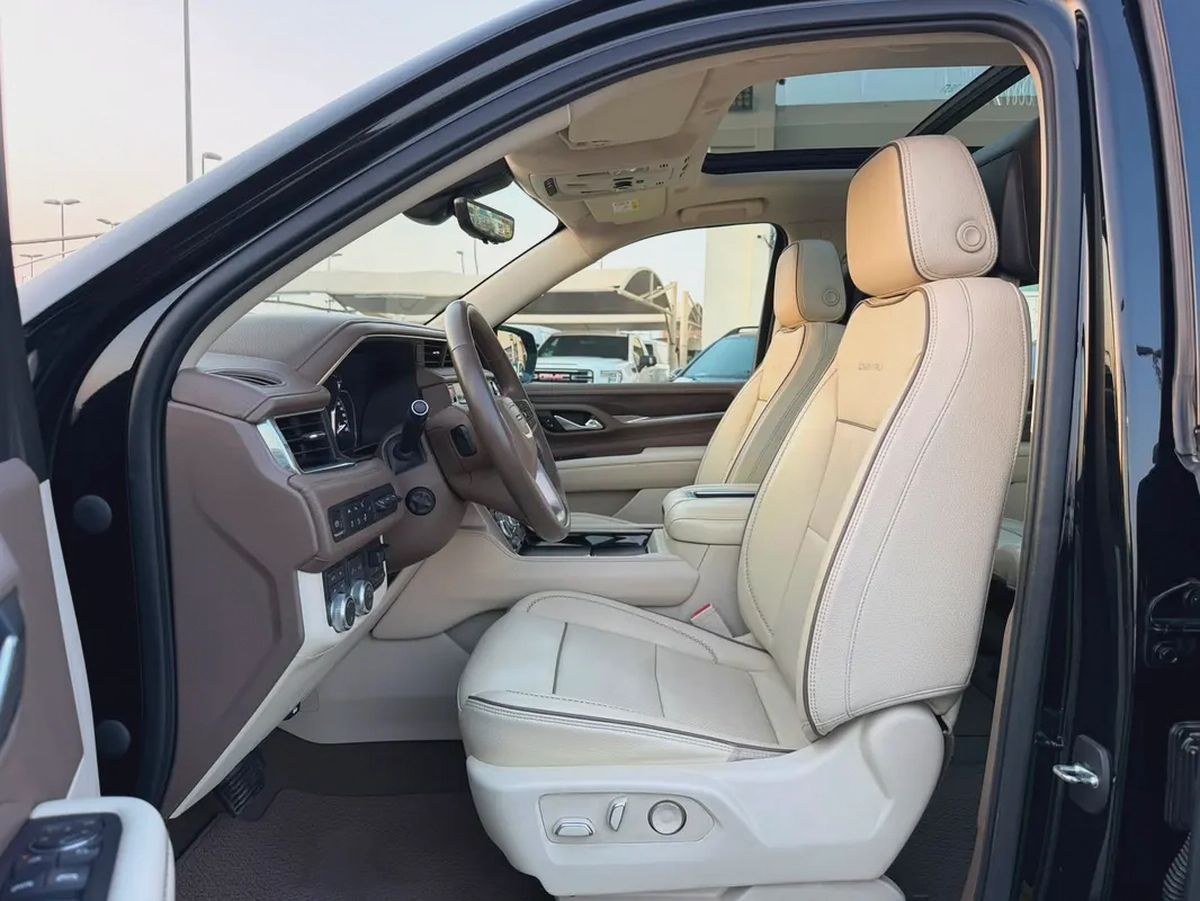 (2021) GMC YOUKN //DENALI// GCC FULL OPTION -EXCELLENT CONDITION--7-7