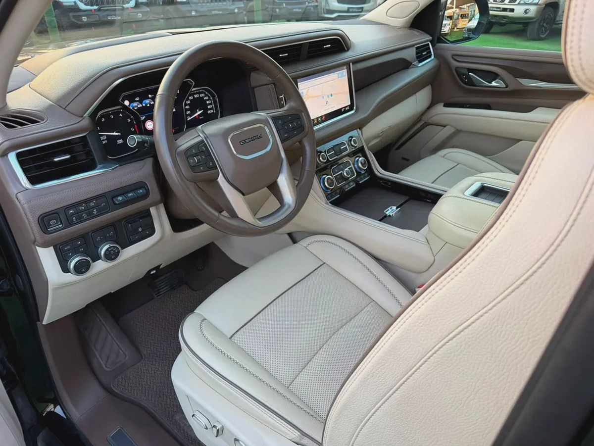 (2021) GMC YOUKN //DENALI// GCC FULL OPTION -EXCELLENT CONDITION--8-8