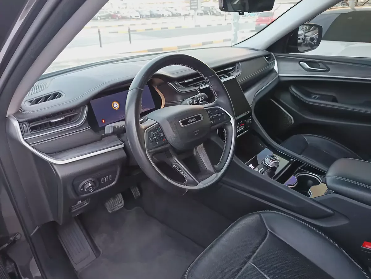 Jeep Grand Cherokee L Limited 2022 | GCC Specs | Low Mileage-9-9
