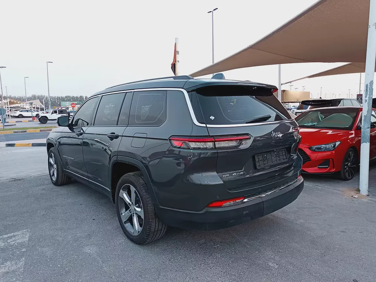 Jeep Grand Cherokee L Limited 2022 | GCC Specs | Low Mileage-3-3