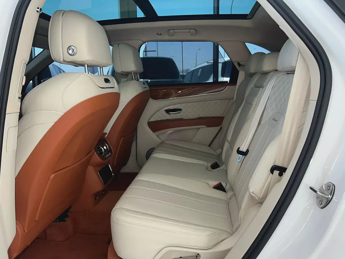 2023 Bentley Bentayga Azure GCC Specs - Pristine Condition-8-8