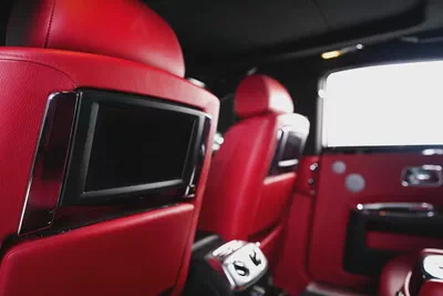 Rolls Royce Ghost-GCC-Low Mileage-Mansory Original Body Styling-4 Buttons-Starlight-16