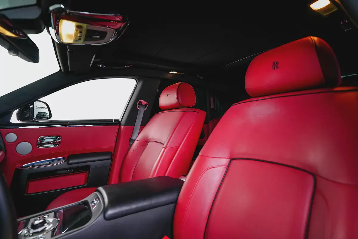 Rolls Royce Ghost-GCC-Low Mileage-Mansory Original Body Styling-4 Buttons-Starlight-15-15