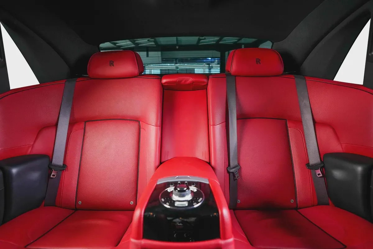 Rolls Royce Ghost-GCC-Low Mileage-Mansory Original Body Styling-4 Buttons-Starlight-19-19