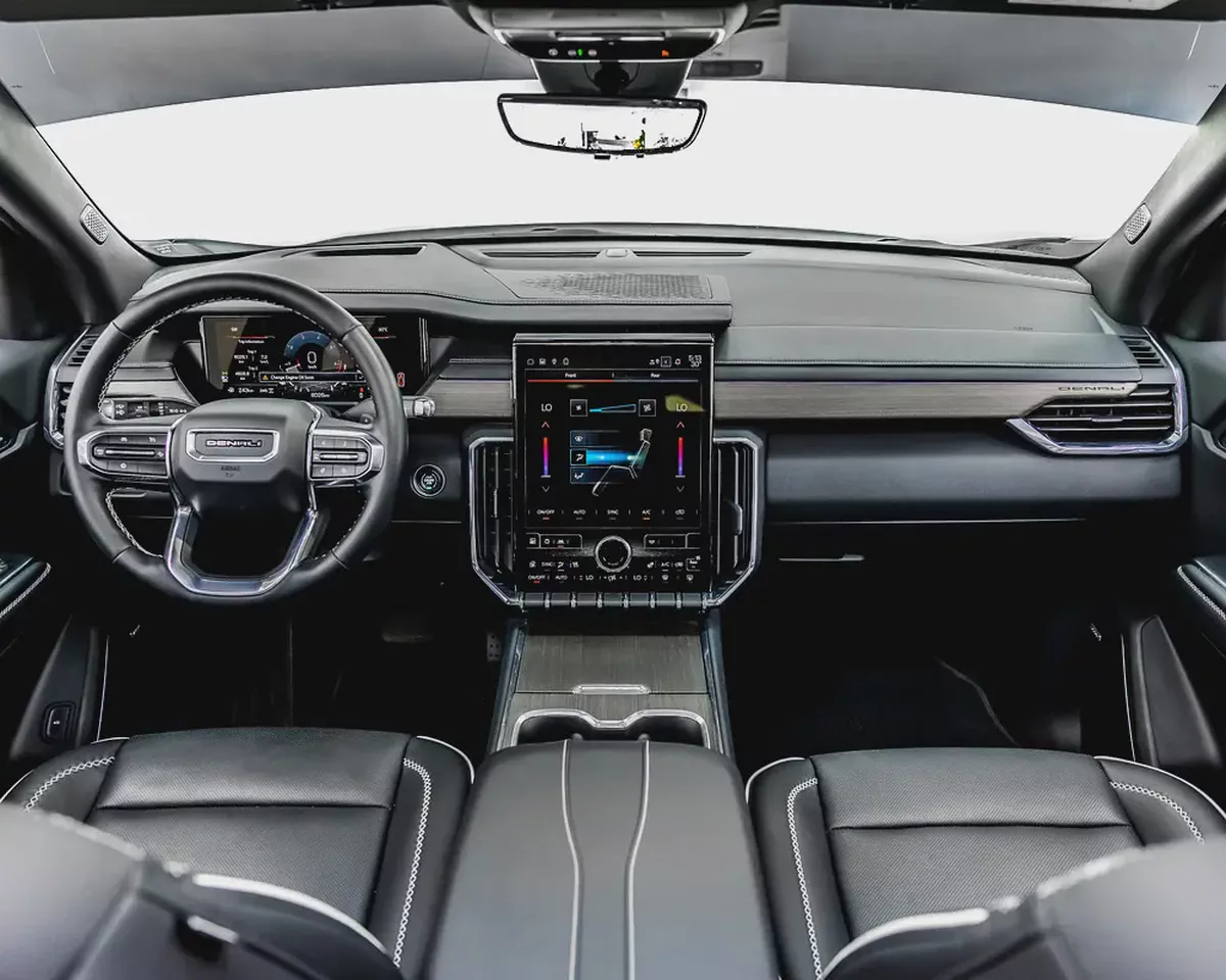 GMC ACADIA DENALI - 2024 - GCC - WARRANTY AND SERVICE CONTRACT - BRAND NEW CONDITION-6-6