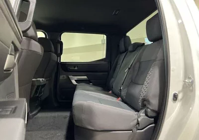 Toyota Tundra SR (NON GCC) SR5 Crew Max 3.5L 4WD-4
