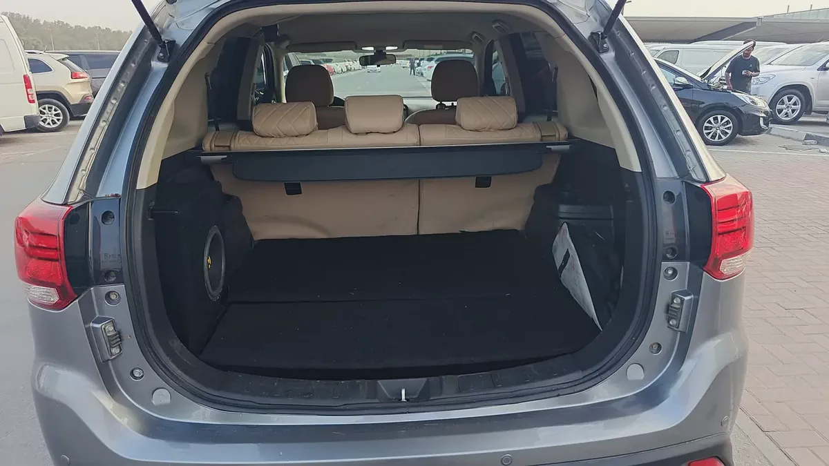 Mitsubishi Outlander GLX 2016 GCC Specs - Excellent Condition-11-11
