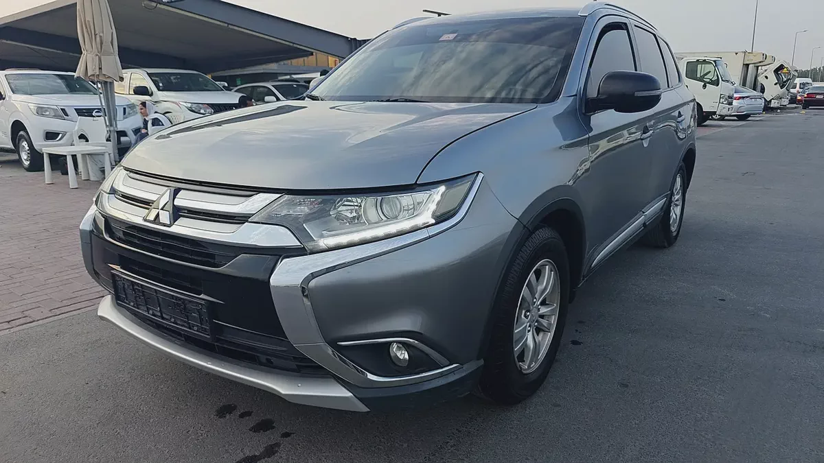 Mitsubishi Outlander GLX 2016 GCC Specs - Excellent Condition-1-1