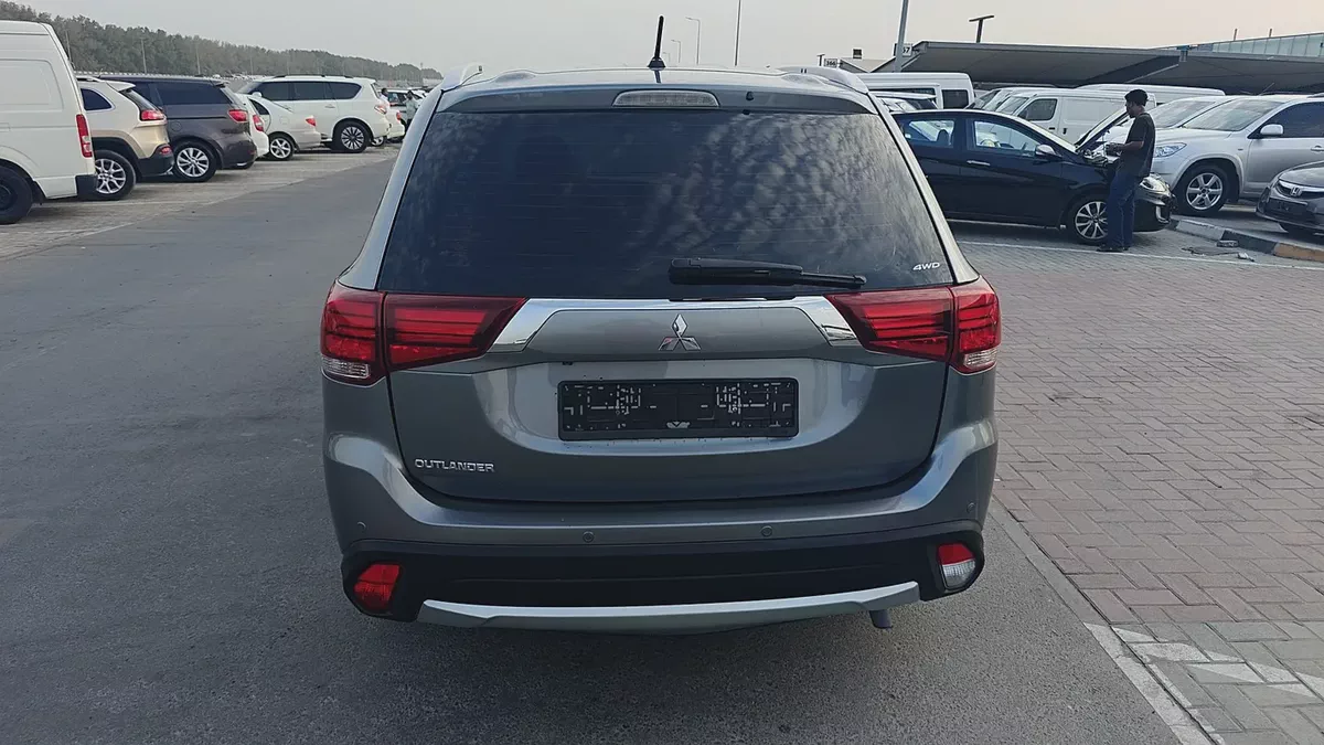 Mitsubishi Outlander GLX 2016 GCC Specs - Excellent Condition-5-5