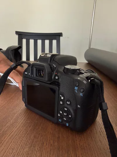 DSLR EOS800D-0