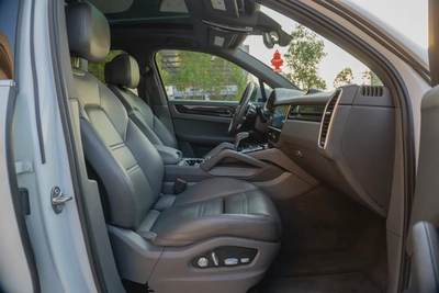 Porsche Cayenne Standard 2019-17