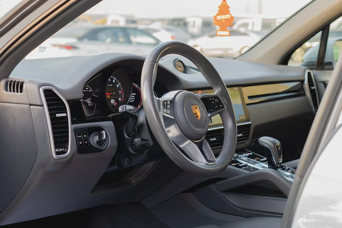 Porsche Cayenne Standard 2019-8-8